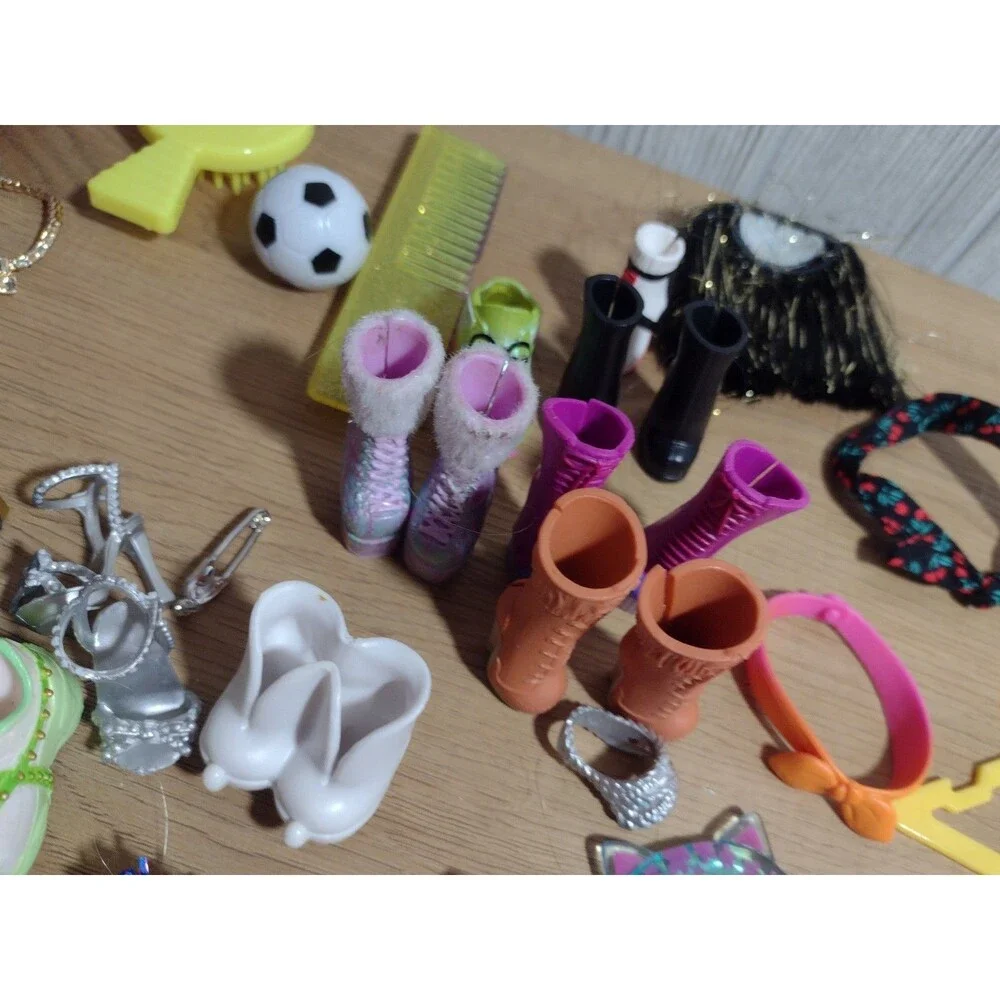 Rainbow High Shoes Accessories Hangers Combs LOT